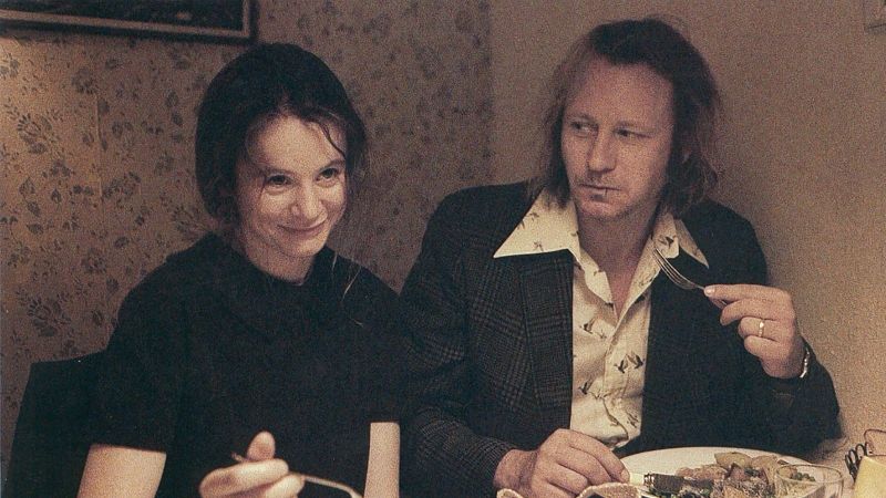 Breaking the Waves Backdrop Image